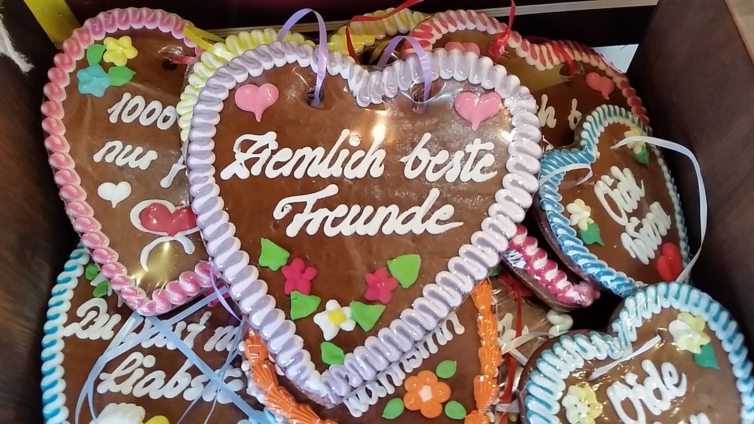 Can You Recognize These Traditional Art Forms from Germany? π©πͺ