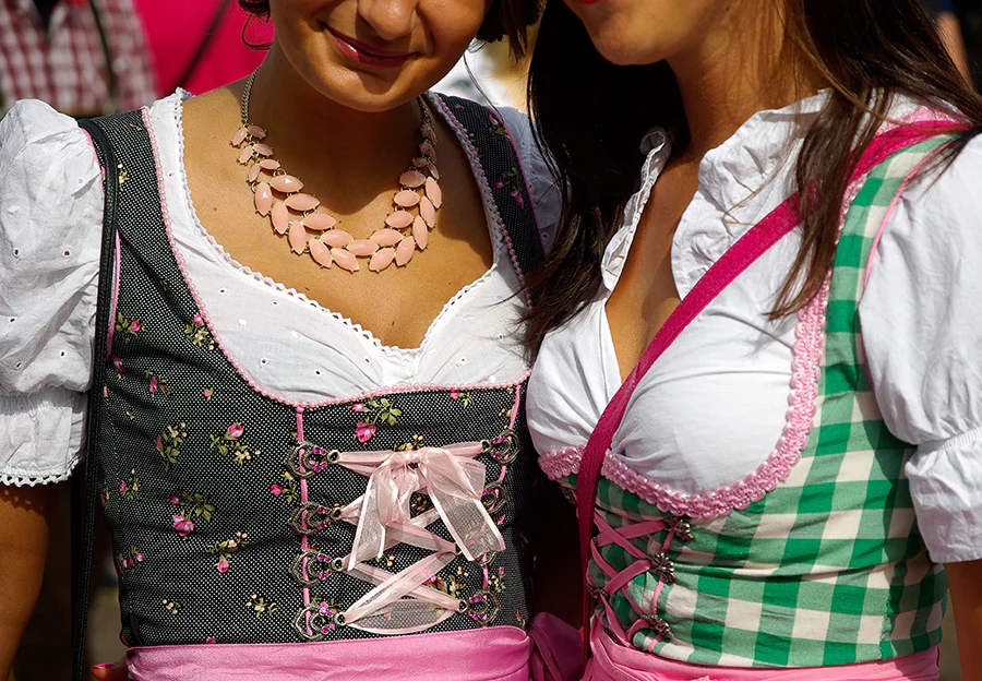 Can You Recognize These Traditional Art Forms from Germany? π©πͺ